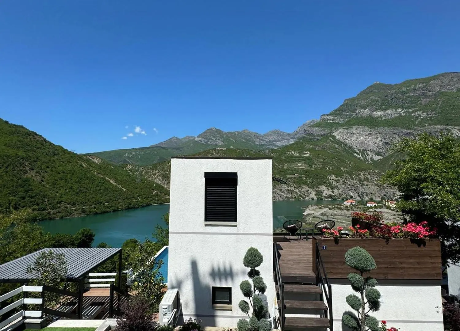 Casa vacanze Koman Paradise By Romina Shkodër